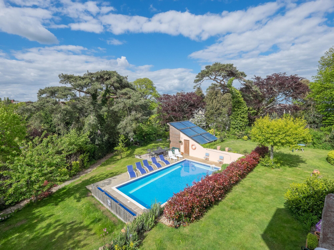 Sport & Beauty 2, Luccombe Villa Holiday Apartments, Isle of Wight