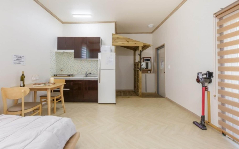 Bedroom 3, Namhae Seven House, Namhae
