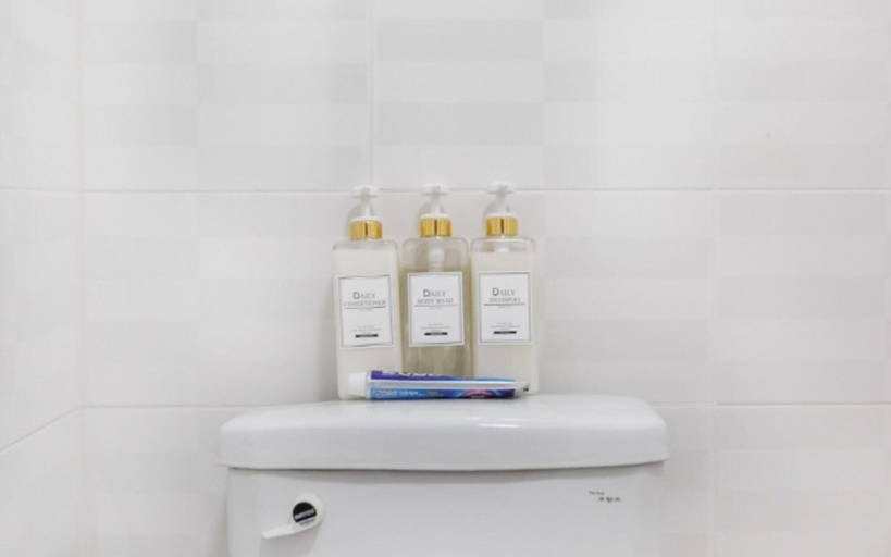 Bathroom 4, Namhae Seven House, Namhae
