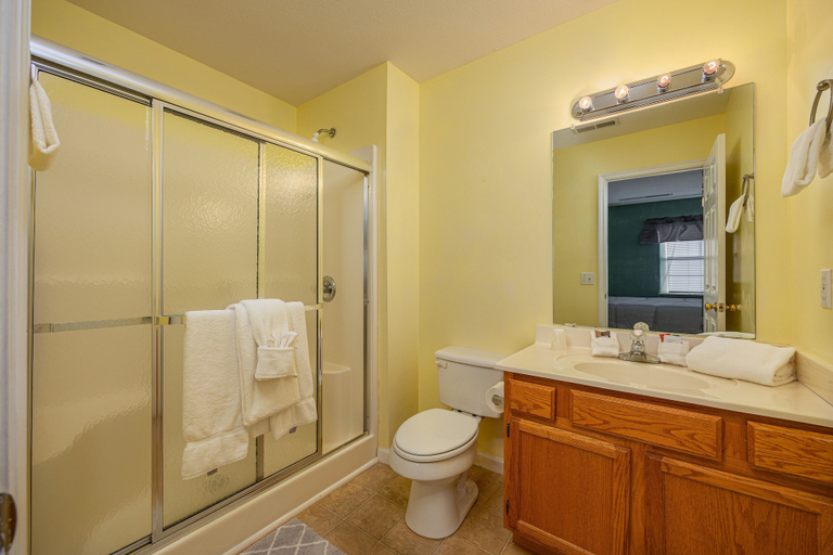 Bathroom 3, The Creekside Bungalow, Sevier
