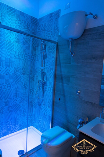 Bathroom 5, Napoli Centro Suite e Spa, Napoli