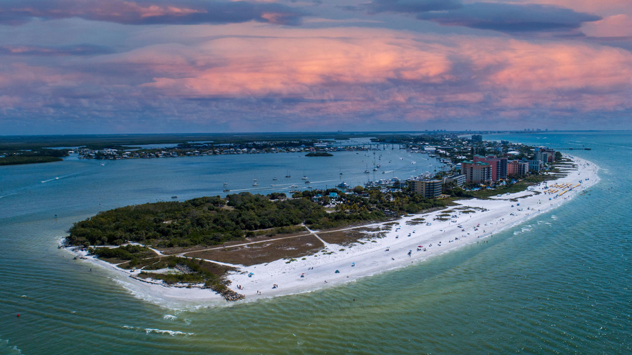 Exterior & Views 3, Gulf Westwind 3-3, Lee