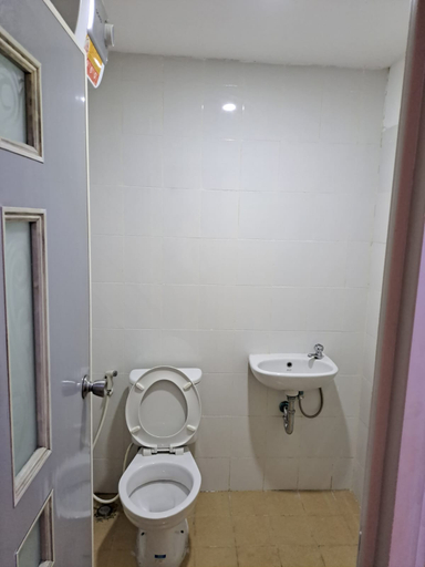 Bathroom, Paradise Room By Vivo Apartment, Sleman