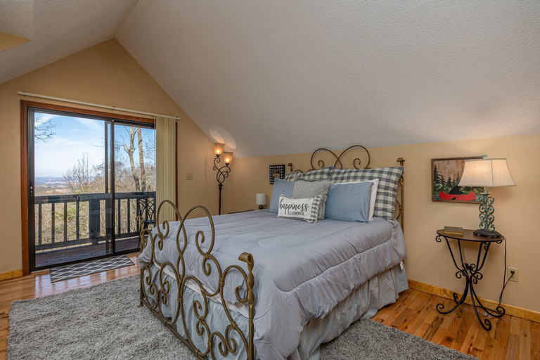 Bedroom 2, The Hidden Gem, Sevier