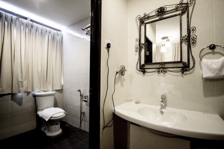 Bathroom 3, 8 Boutique Hotel by the Beach, Penang Island