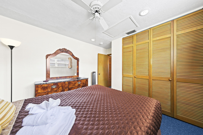 Bedroom 3, Turtle Crawl, Lee