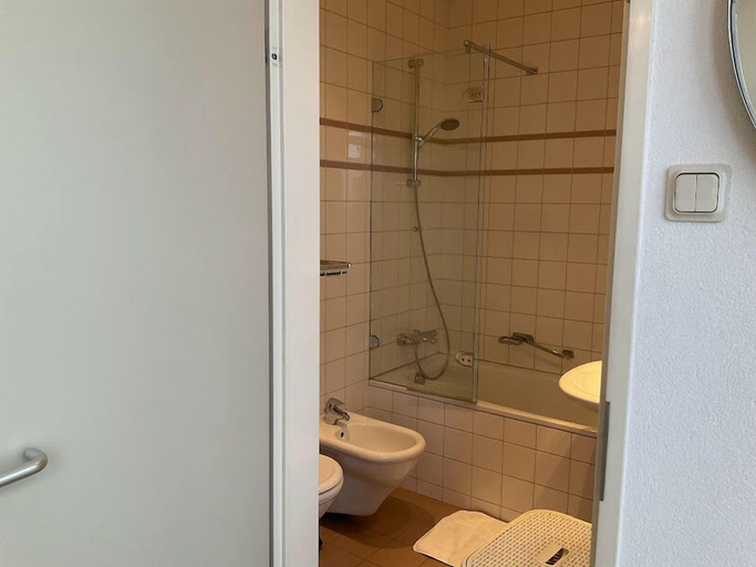 Bathroom 3, Plato by Hofstad Studios, The Hague