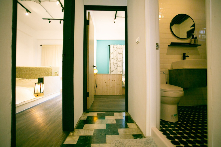 Bathroom 4, Back Home, Tainan