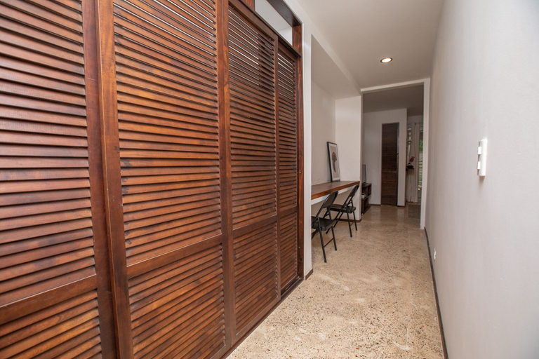 Others 5, Casa Manta, Puntarenas