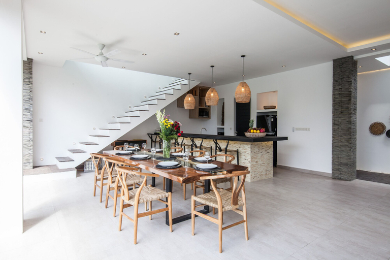Others 5, Walk to the Beach Magnificent 4BR Villa, Badung