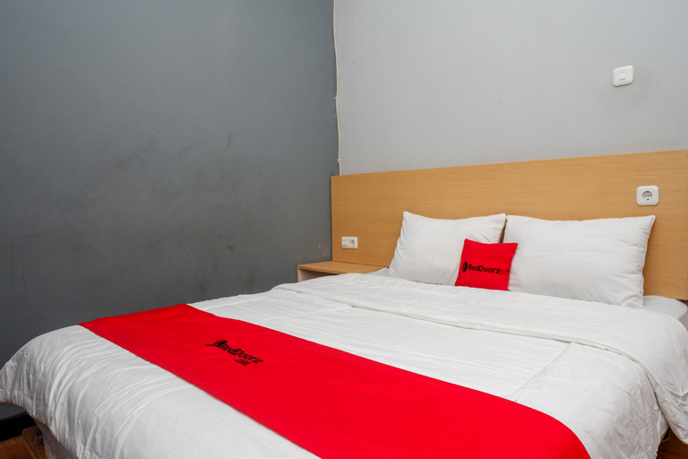 Bedroom 4, RedDoorz near Exit Tol Batang, Batang