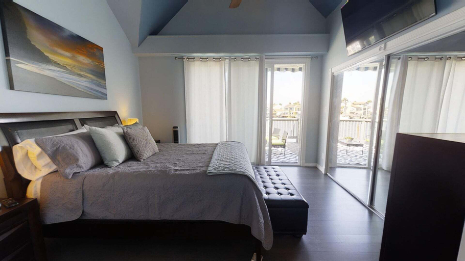 Bedroom 4, Tavarua, Nueces
