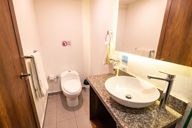 Bathroom 4, Hotel Amoek, Cartagena de Indias