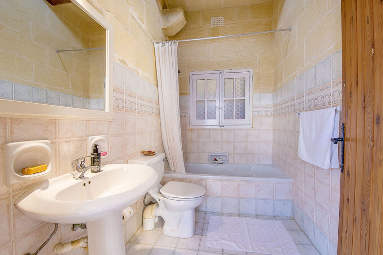 Bathroom 4, Ponderosa Holiday Home
