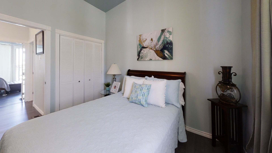 Bedroom 3, Tavarua, Nueces