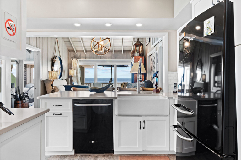 Others 4, 758 Estero Blvd. Villa A, Lee