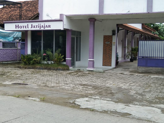 Exterior & Views 1, Hotel Jatijajar, Kebumen