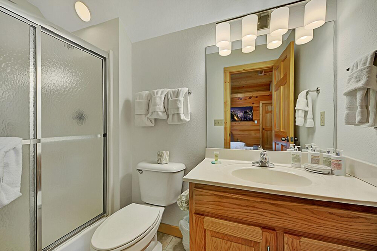 Bathroom 4, Wilderness Calls, Sevier