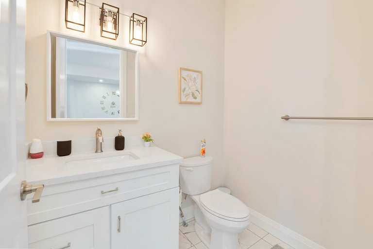 Bathroom 5, New 16 Ppl Townhouses in Winsdor, Essex
