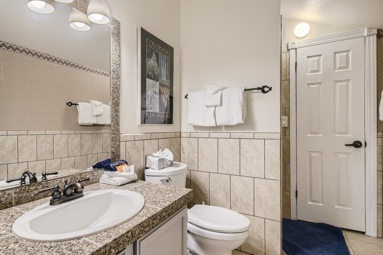 Bathroom 5, Keystone Getaway, Summit