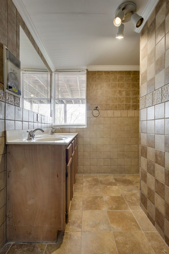 Bathroom 4, Sylvan Heights Hideout, Davidson