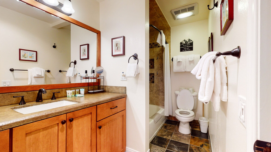 Bathroom 5, Restful Wildflower, Mono