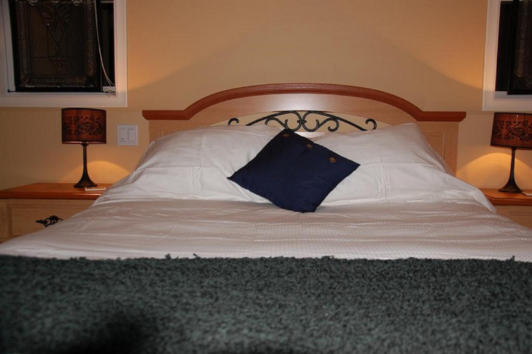 Bedroom 2, A Vacation Paradise at Quail Ridge B&B, Central Okanagan
