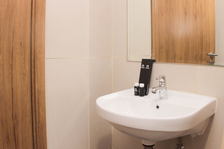 Bedroom 5, Cozy Studio at Gateway Park LRT City Bekasi Apartment By Travelio, Bekasi
