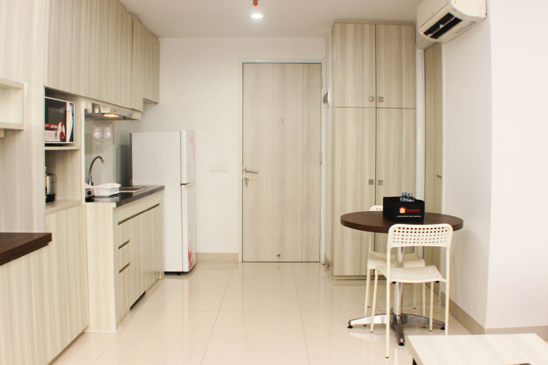 Others 4, Cozy Studio at Azalea Suites Apartment By Travelio, Cikarang