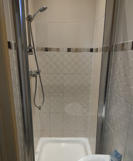 Bathroom 4, Sussex Lodge Hotel, Slough