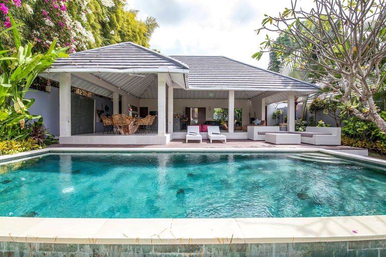 Sport & Beauty 1, Spacious Private Villa in Canggu Heart, Badung