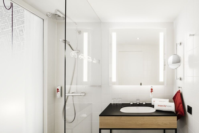 Bathroom 5