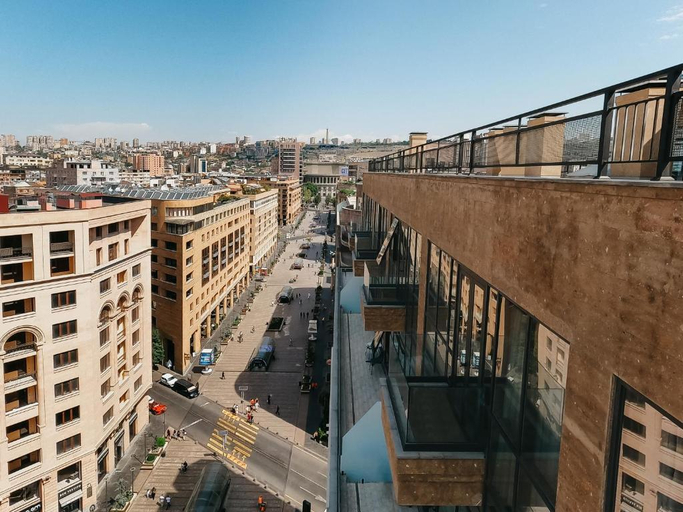 Others 5, Hilltop North Avenue, Yerevan
