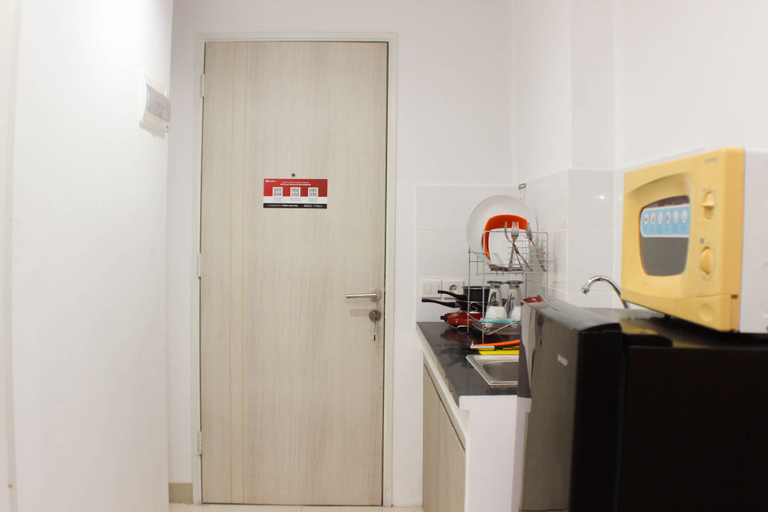 Others 4, Elegant Studio at Azalea Suites Apartment By Travelio, Cikarang
