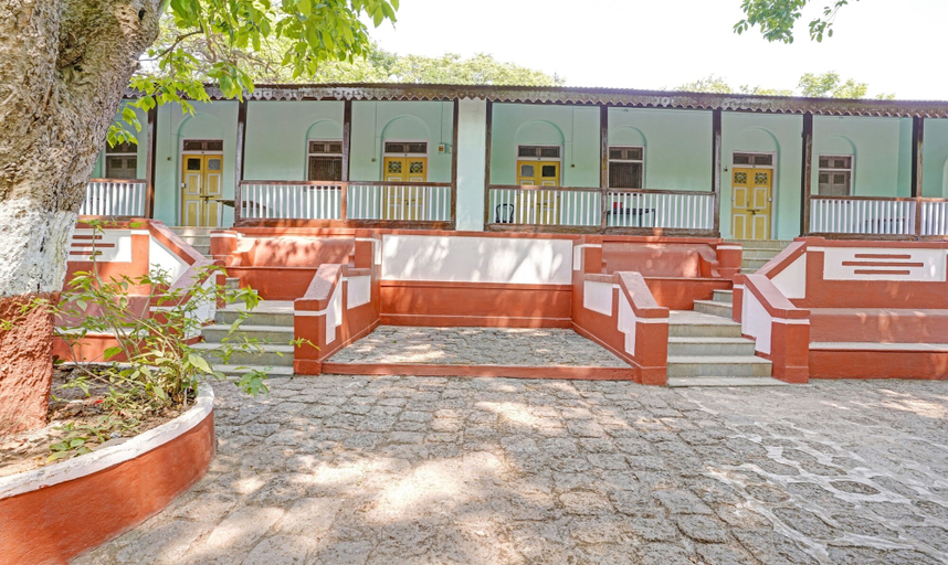 Exterior & Views 2, Treebo Cecil Resort Matheran, Raigarh