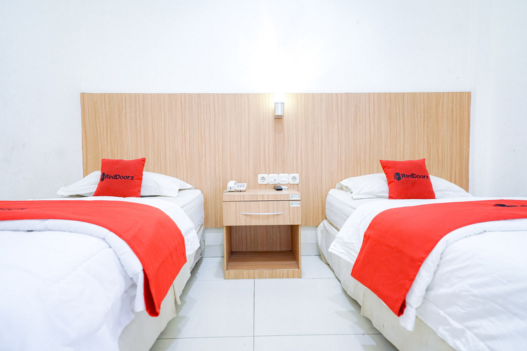 Bedroom 4, RedDoorz @ Avros Guest House Medan, Medan