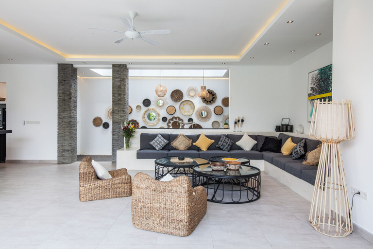 Public Area 2, Walk to the Beach Magnificent 4BR Villa, Badung
