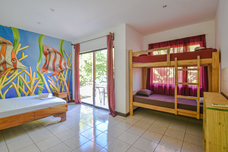 Bedroom 2, Tramonto ROJO Santa Teresa Guest House, Puntarenas
