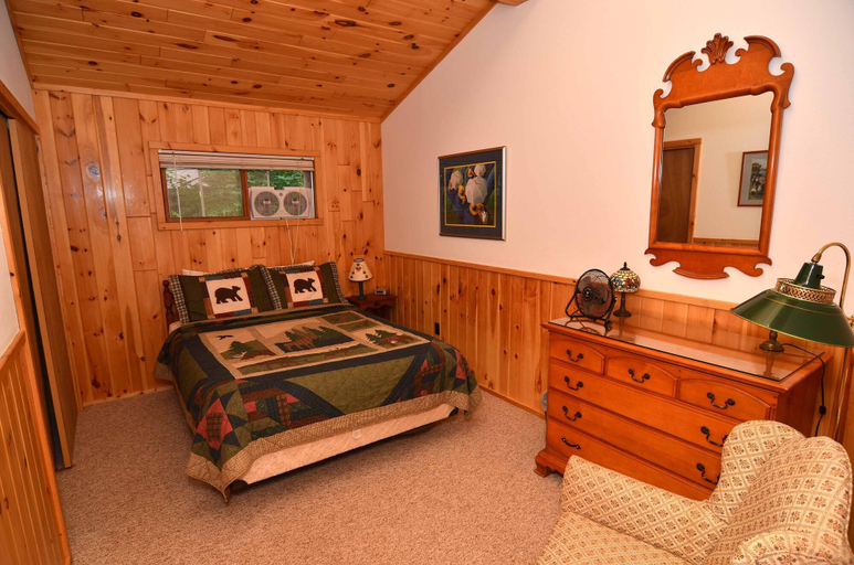 Bedroom 3, Pineview, Bayfield