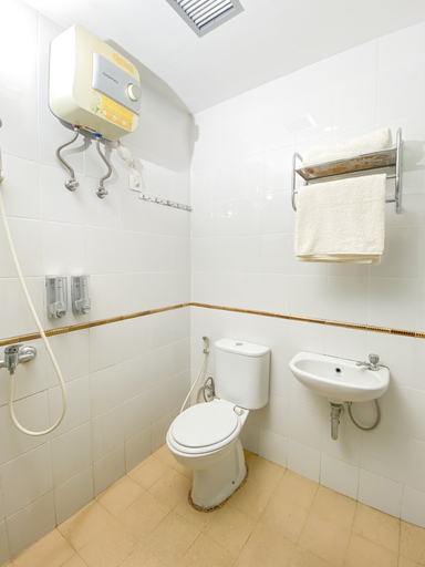 Bathroom 5, Majestic Room by Jhenaka, Sleman