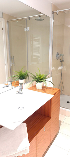 Bathroom 4, Suite Sanchinarro II, Madrid