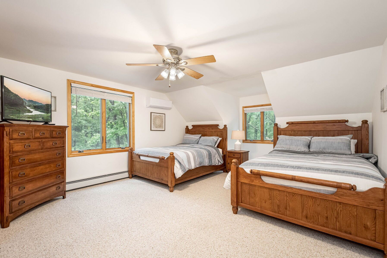 Bedroom 4, Wooded Bliss, Garrett