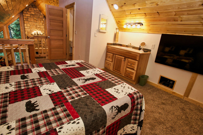 Bedroom 2, Carlson Cabin by Casago McCall - Donerightmanagement, Valley