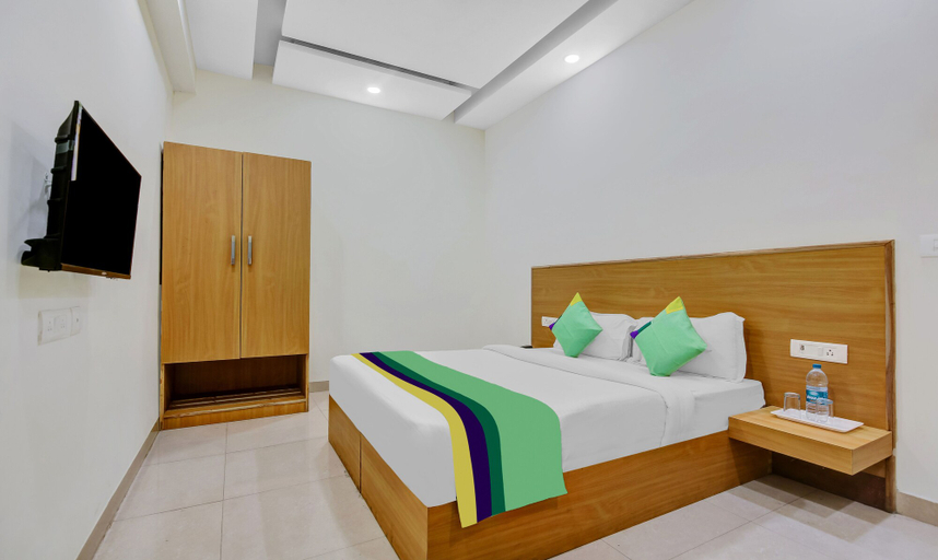 Bedroom 1, Treebo Trend The Noida Corporate Suites, Gautam Buddha Nagar
