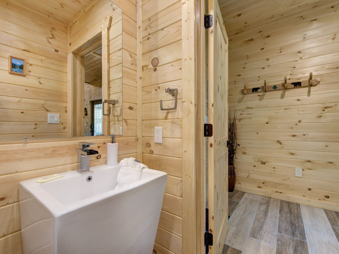 Bathroom 4, 512teddypicnicsmncb - Teddy Bear Picnic, Sevier
