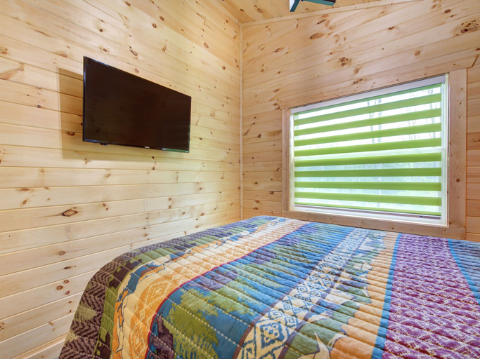 Bedroom 3, 512teddypicnicsmncb - Teddy Bear Picnic, Sevier
