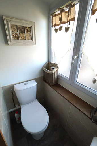 Bathroom 3, La Perle du Chenal, Seine-Maritime