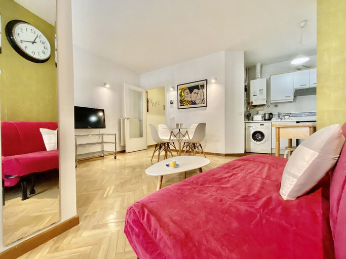 Bedroom 3, Cozy Malasana - Estudio con balcon en el centro, AC, Madrid