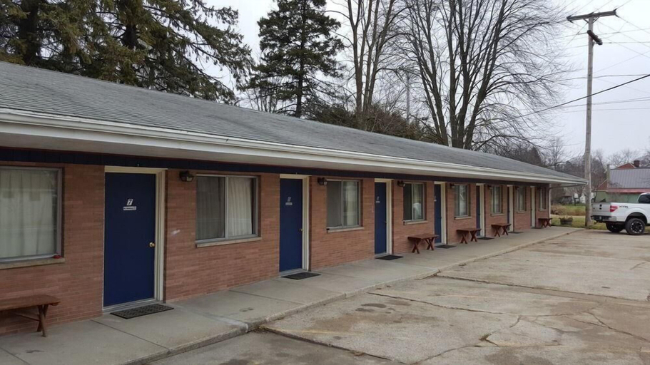 Exterior & Views 5, Town Inn Motel, Arenac