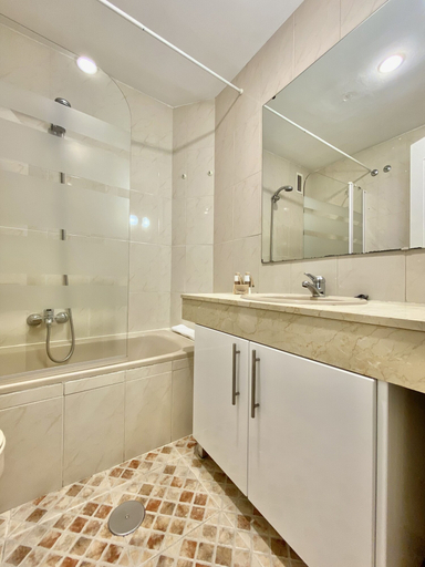 Bathroom 4, Cozy Malasana - Estudio con balcon en el centro, AC, Madrid